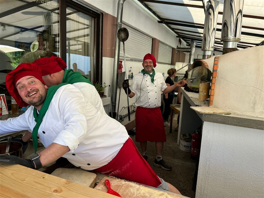 Steinofen-Pizza im Schützi